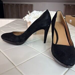 Calvin Klein Paulette Black Suede Platform Pumps Heels Size 7.5 Style # 34E4377